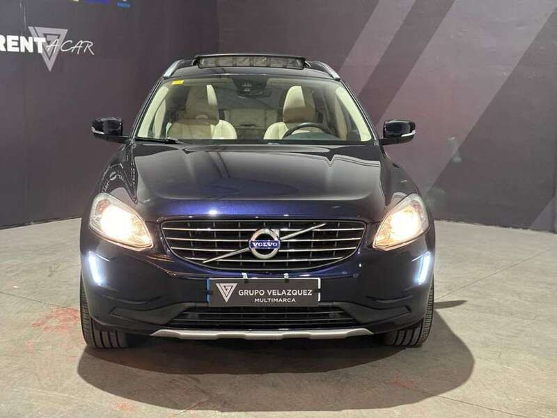 Usado Volvo XC60 Momentum 150 CV (110 kW) 2016 Azul magic blue metalizado SUV