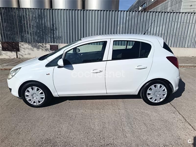 Usado Opel Corsa Essentia 75 HP (55 kW) 2010 Branco Citadino