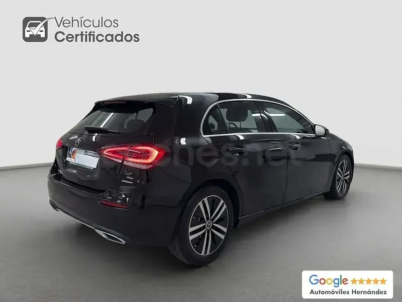 Usado Mercedes A180 116 CV (85 kW) 2022 Negro Berlina