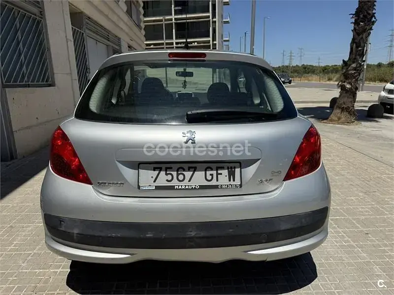 Usado Peugeot 207 Sport 95 CV (69 kW) 2008 Gris / plata Berlina