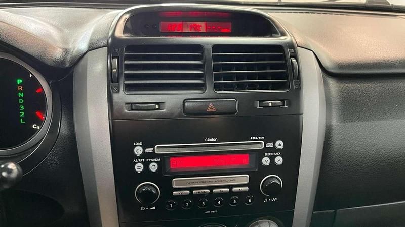 Usado Suzuki Grand Vitara 140 CV (102 kW) 2006 Negro SUV