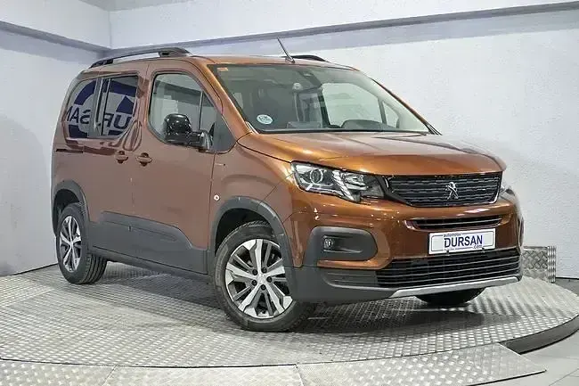 Usado Peugeot Rifter GT-line 130 CV (95 kW) 2019 Naranja Monovolumen