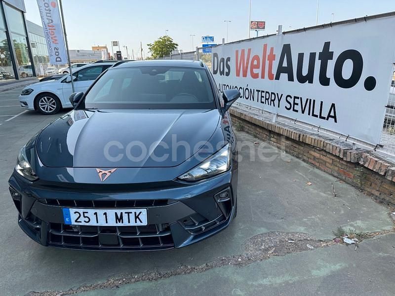 Gris / plata Usado 2024 Cupra Leon Familiar | 35.900 € - Imagen 1/4