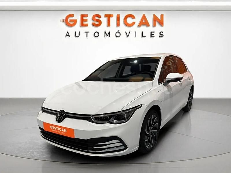 Blanco Usado 2025 VW Golf Style Berlina | 26.990 € (Buen precio) - Imagen 1/3