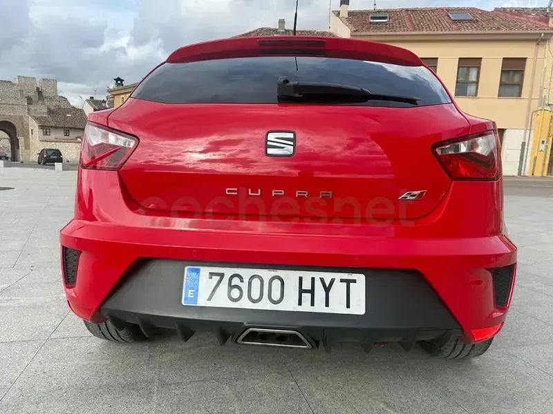 Usado Seat Ibiza SC CUPRA 180 CV (132 kW) 2014 Rojo Utilitario