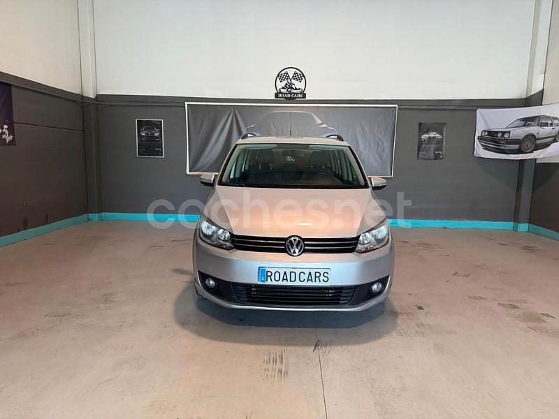 Usado VW Touran Advance 105 CV (77 kW) 2012 Gris / plata Monovolumen