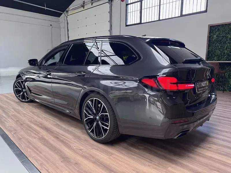 Usado BMW 530 M Sport 286 CV (210 kW) 2021 Gris / plata Familiar