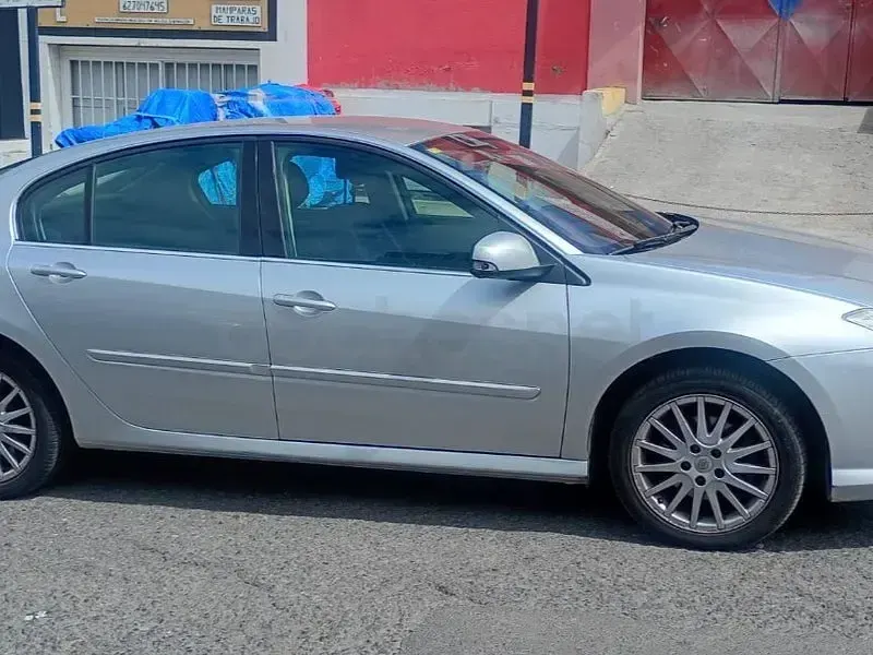 Usado Renault Laguna III Dynamique 150 CV (110 kW) 2007 Gris / plata Familiar