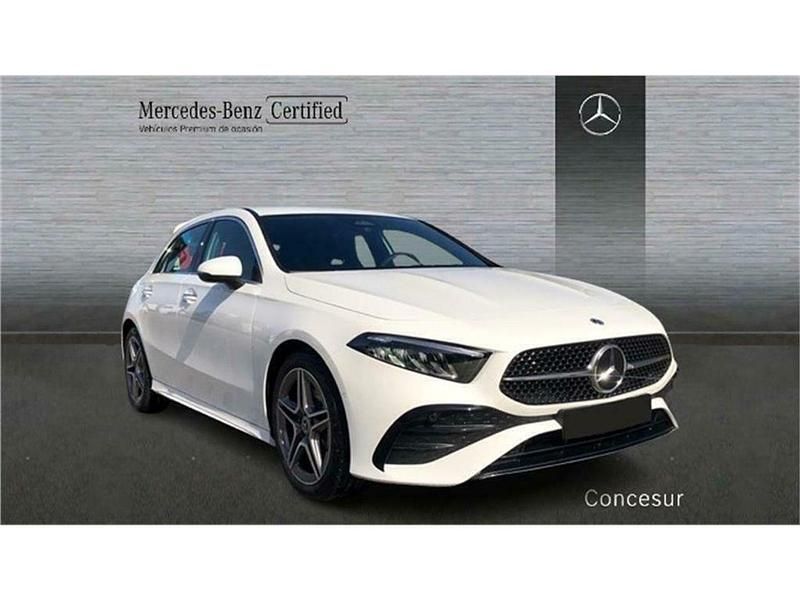 Usado Mercedes A180 AMG line 136 CV (100 kW) 2024 Blanco Berlina