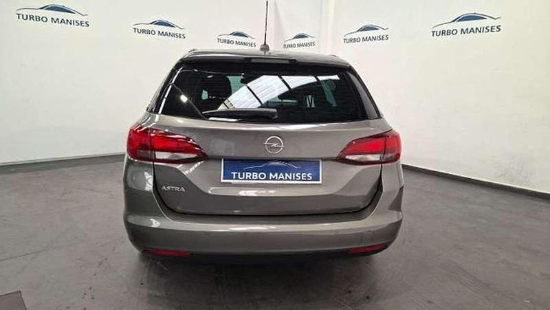 Usado Opel Astra Ultimate 145 CV (106 kW) 2021 Gris Familiar
