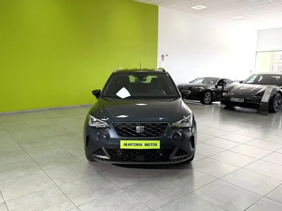 Usado Seat Arona FR 115 CV (84 kW) 2024 Gris SUV