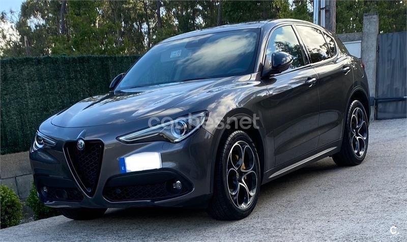 Gris / plata Usado 2019 Alfa Romeo Stelvio Executive SUV | 24.750 € (Precio justo) - Imagen 1/4