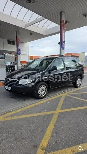 Usado Chrysler Voyager 140 CV (102 kW) 2005 Negro Monovolumen