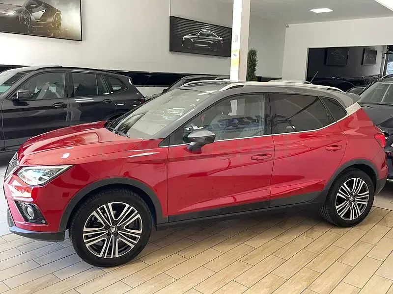 Usado Seat Arona Ecomotive 115 CV (84 kW) 2017 Rojo SUV