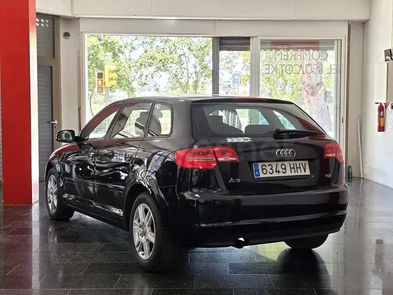 Usado Audi A3 Ambiente 140 CV (102 kW) 2012 Negro Utilitario