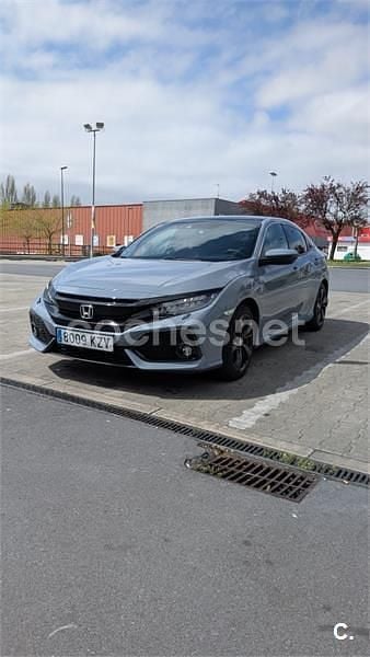 Usado Honda Civic Executive 129 CV (94 kW) 2019 Gris / plata Berlina