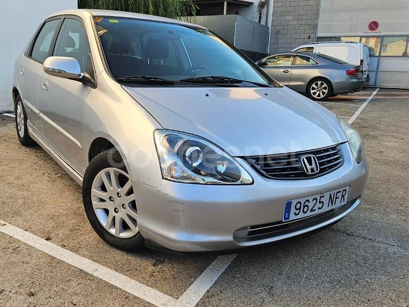 Gris / plata Usado 2005 Honda Civic LS Berlina | 6300 € (Caro) - Imagen 1/4