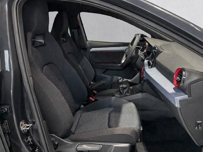 Usado Seat Ibiza FR 115 CV (84 kW) 2025 Gris Utilitario