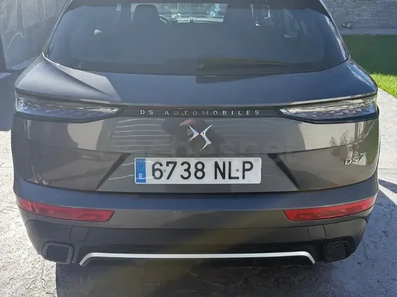 Usado DS Automobiles DS7 Crossback Bastille 130 CV (95 kW) 2023 Gris / plata SUV