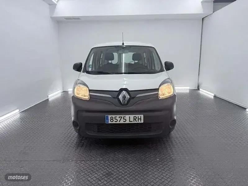 Usado Renault Kangoo 44 kW (60 CV) 2021 Blanco Monovolumen