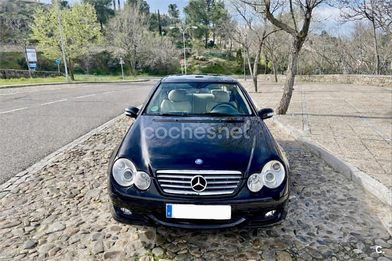 Usado Mercedes C200 163 CV (119 kW) 2006 Negro Berlina