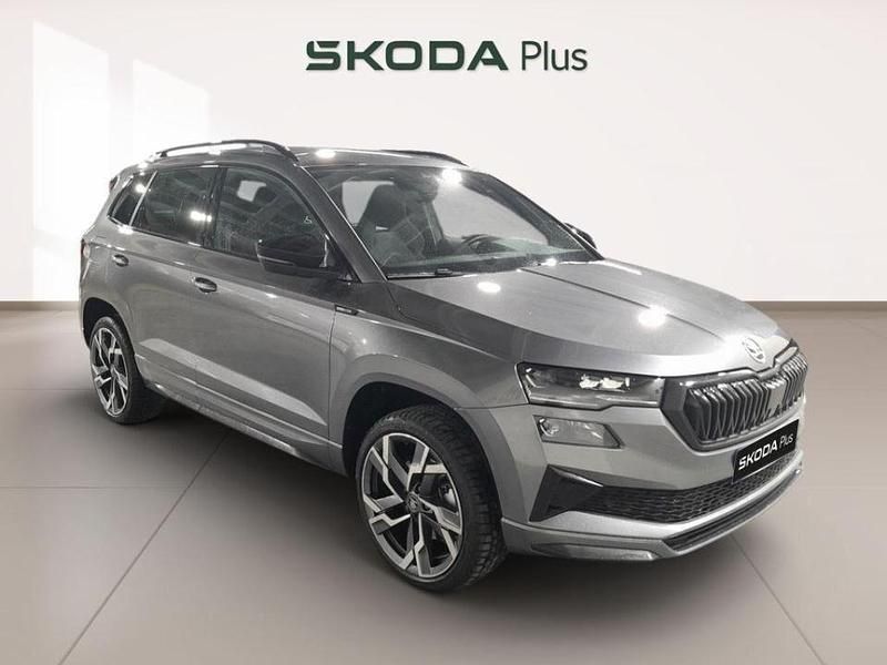 Usado Skoda Karoq SportLine 150 CV (110 kW) 2025 Gris SUV