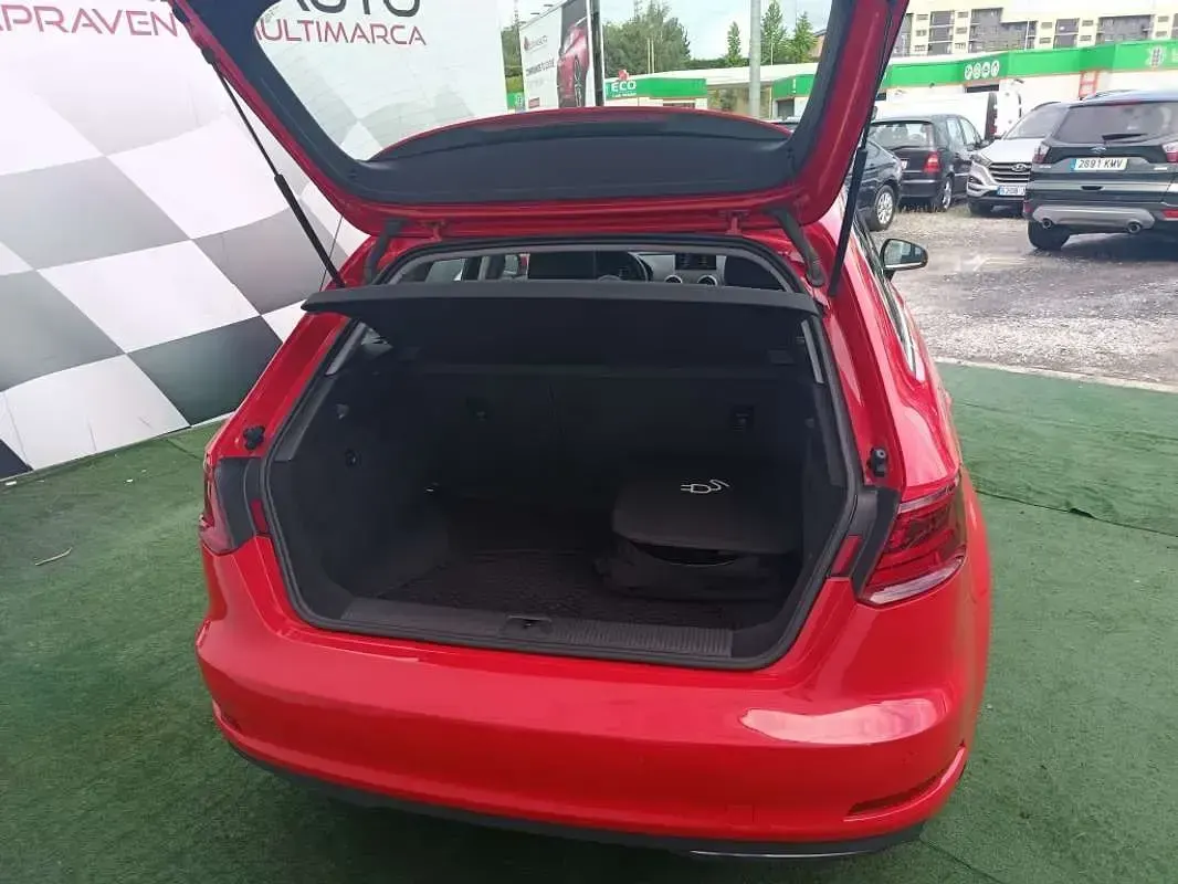 Usado Audi A3 Sportback e-tron 204 CV (150 kW) 2015 Rojo Utilitario