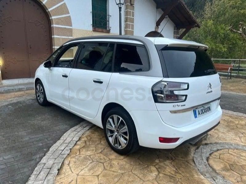Usado Citroën Grand C4 Picasso Live 120 CV (88 kW) 2016 Blanco Monovolumen
