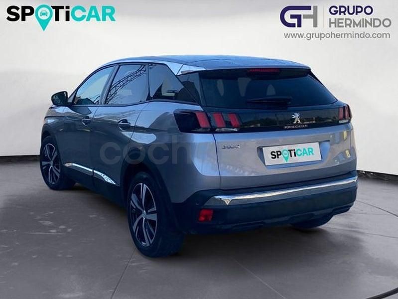 Usado Peugeot 3008 Allure 130 CV (95 kW) 2020 Gris / plata SUV