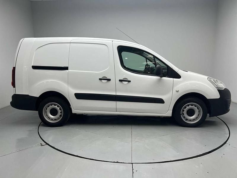 Usado Peugeot Partner 90 CV (66 kW) 2016 Blanco Monovolumen