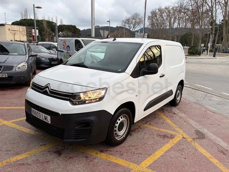 Usado Citroën Berlingo Live 102 CV (75 kW) 2021 Blanco Monovolumen