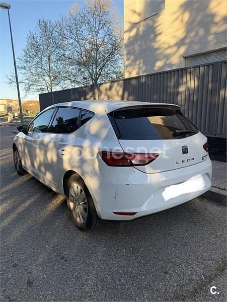 Usado Seat Leon Ecomotive 110 CV (80 kW) 2016 Blanco Berlina