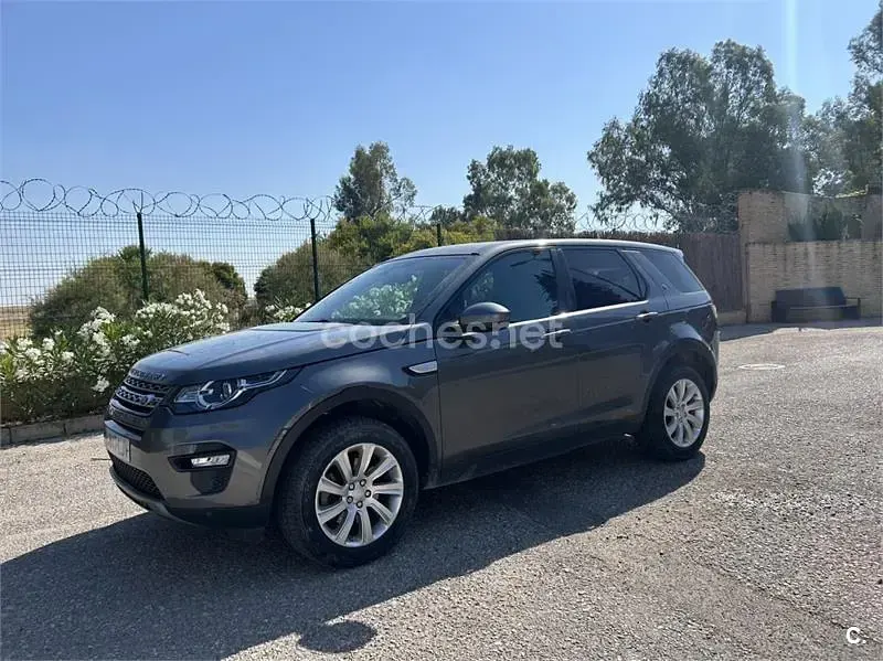 Usado Land Rover Discovery Sport HSE 150 CV (110 kW) 2016 Gris / plata SUV