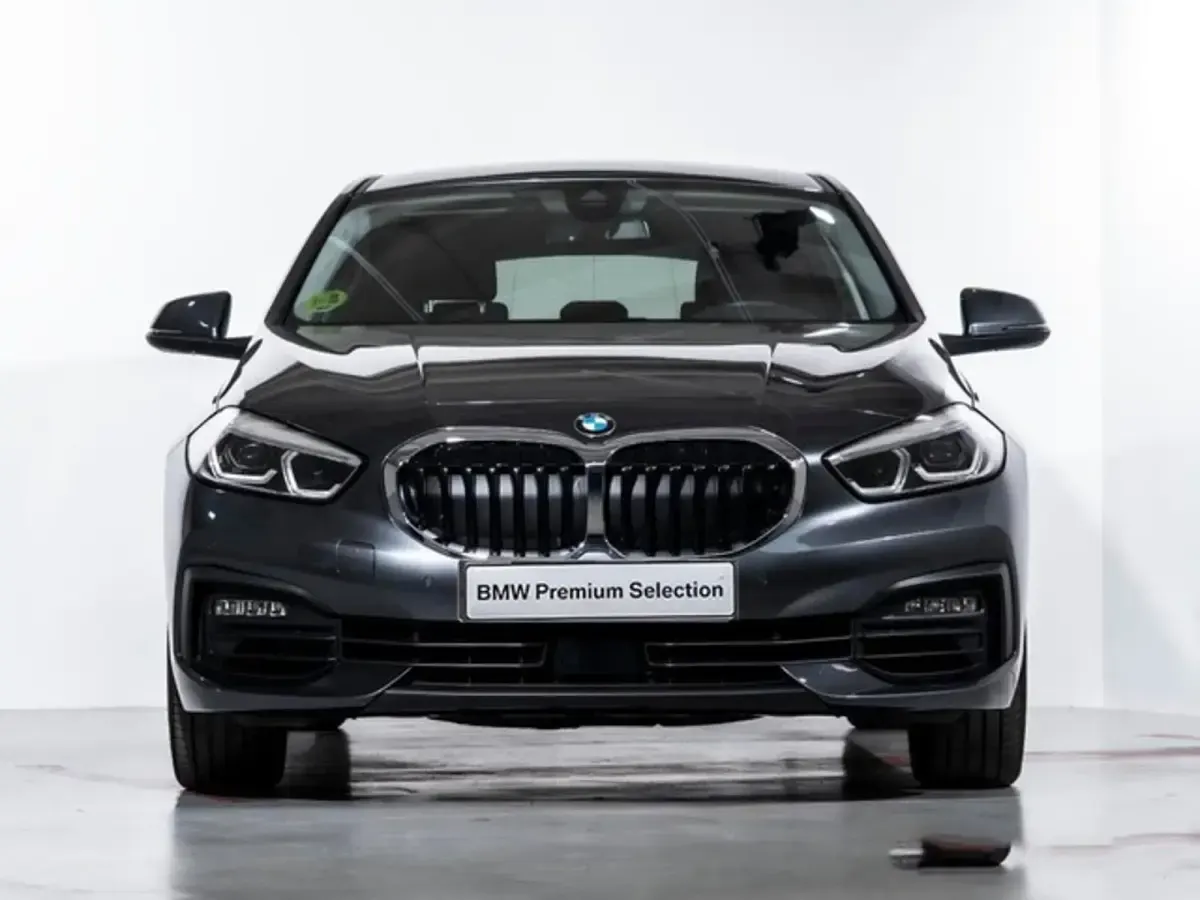 Usado BMW 118 Executive 150 CV (110 kW) 2021 Gris Utilitario