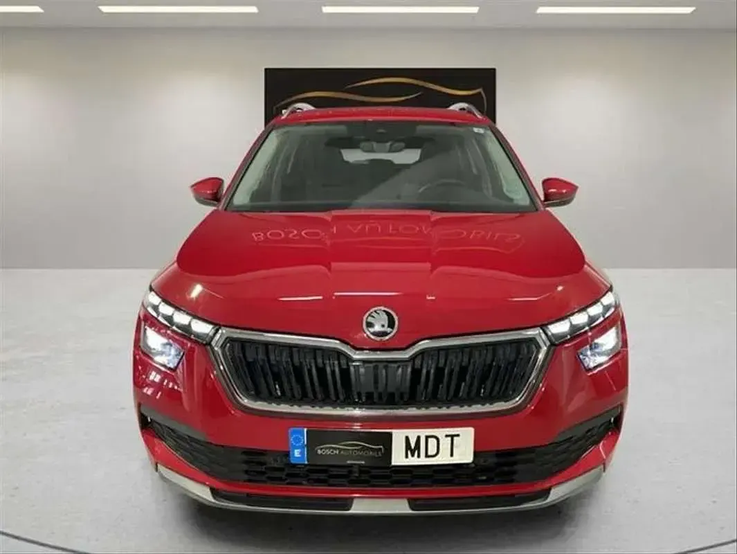 Usado Skoda Kamiq Selection 150 CV (110 kW) 2023 Rojo SUV