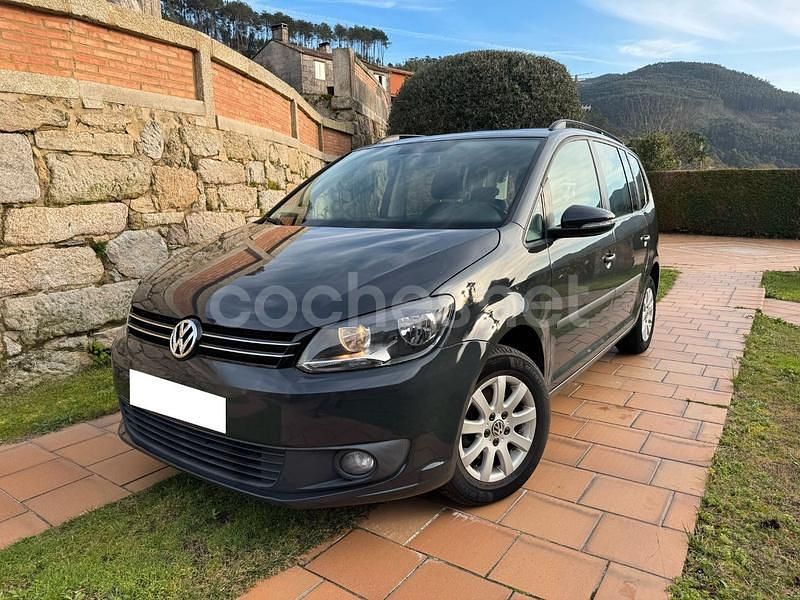 Usado VW Touran Edition 105 CV (77 kW) 2014 Gris / plata Monovolumen