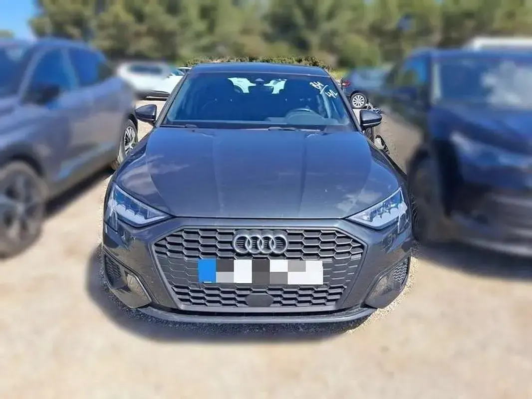 Usado Audi A3 Sportback Premium 116 CV (85 kW) 2023 Gris Utilitario