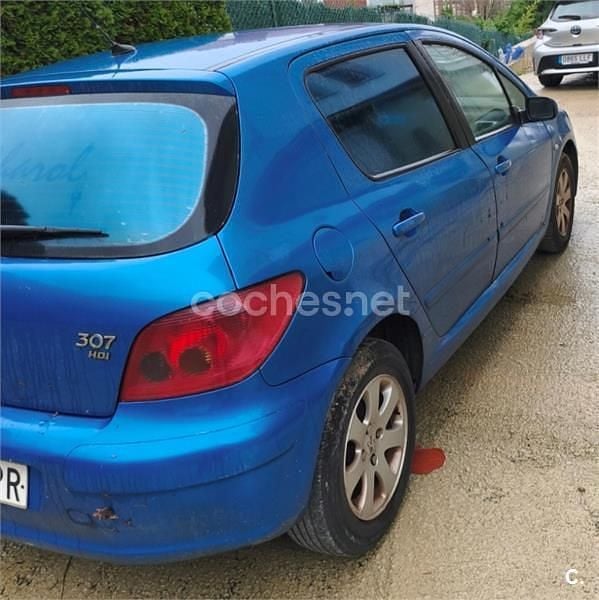 Usado Peugeot 307 90 CV (66 kW) 2003 Azul Berlina