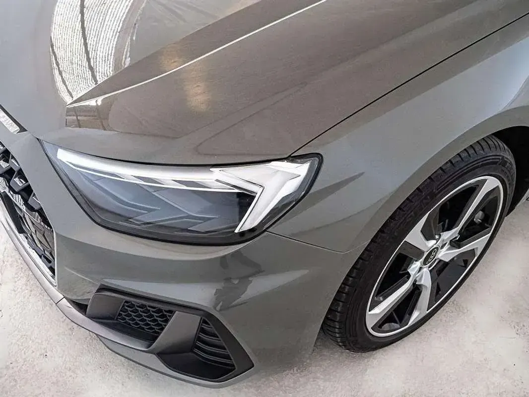 Usado Audi A1 Sportback 116 CV (85 kW) 2025 Gris Utilitario