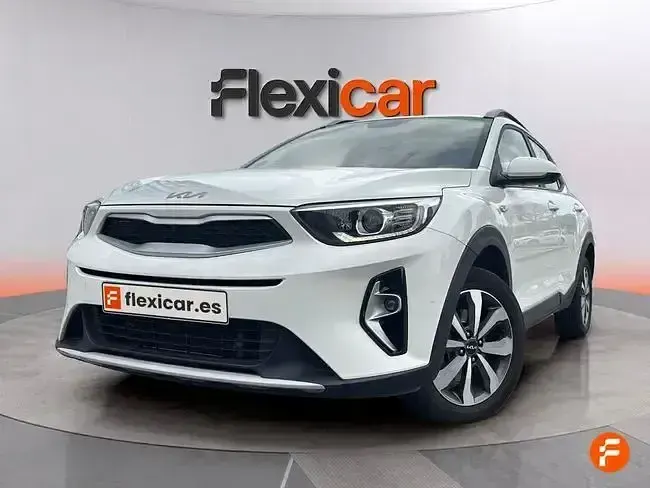 Usado Kia Stonic 100 HP (73 kW) 2021 Branco SUV