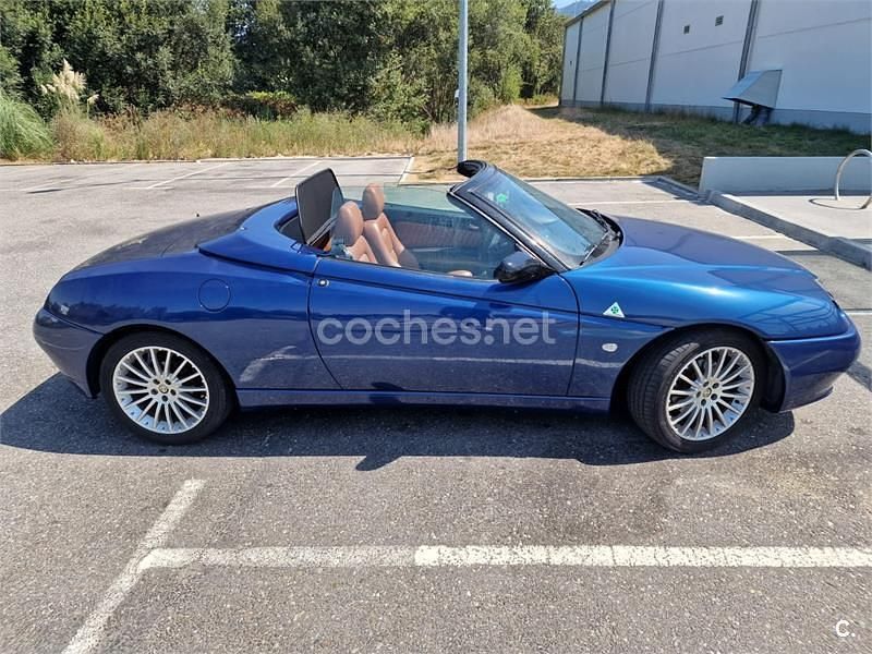 Usado Alfa Romeo Spider 150 CV (110 kW) 1996 Azul Descapotable