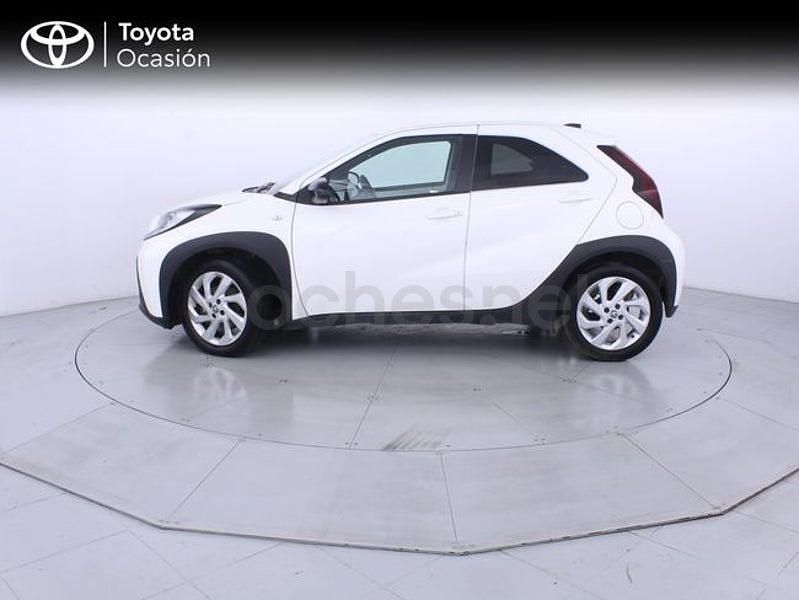 Usado Toyota Aygo X Play 72 CV (52 kW) 2025 Blanco SUV