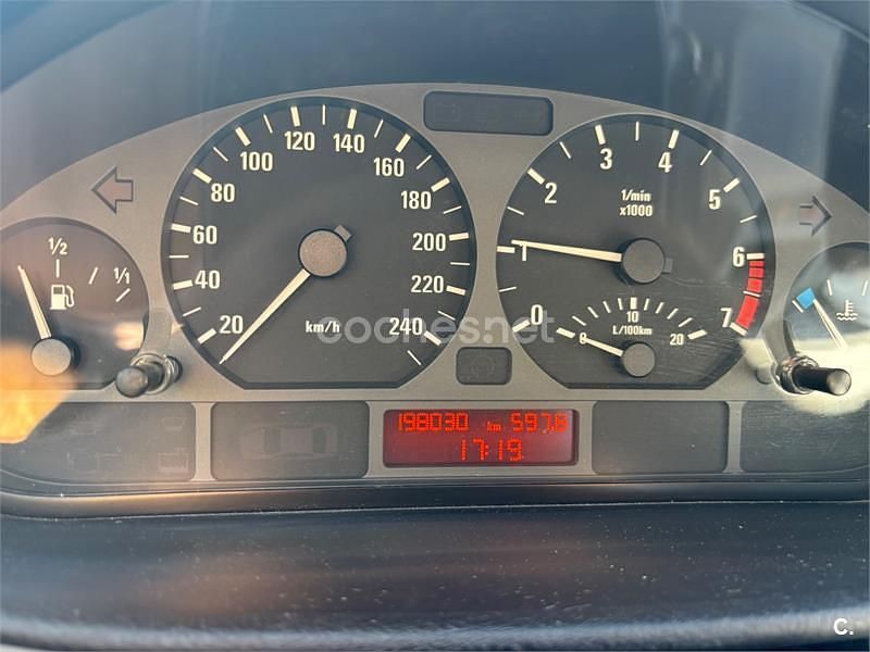 Azul Usado 2002 BMW 318 Berlina | 2800 € (Super precio) - Imagen 1/4
