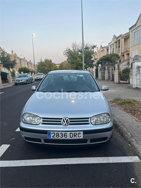 Usado VW Golf IV 110 CV (80 kW) 2001 Gris / plata Berlina