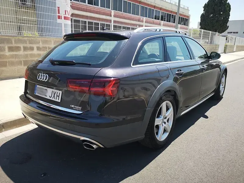 Usado Audi A6 Allroad 218 CV (160 kW) 2017 Gris / plata Familiar