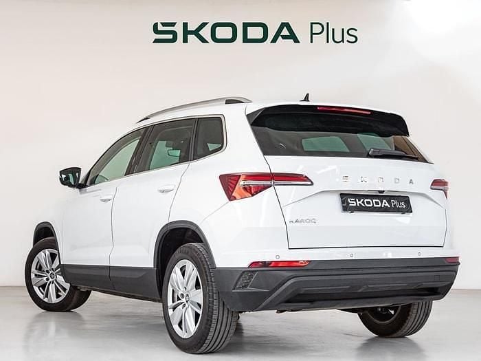 Usado Skoda Karoq Selection 150 CV (110 kW) 2025 Blanco SUV