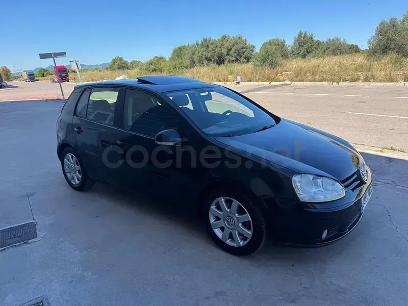 Usado VW Golf IV 100 CV (73 kW) 2005 Negro Familiar