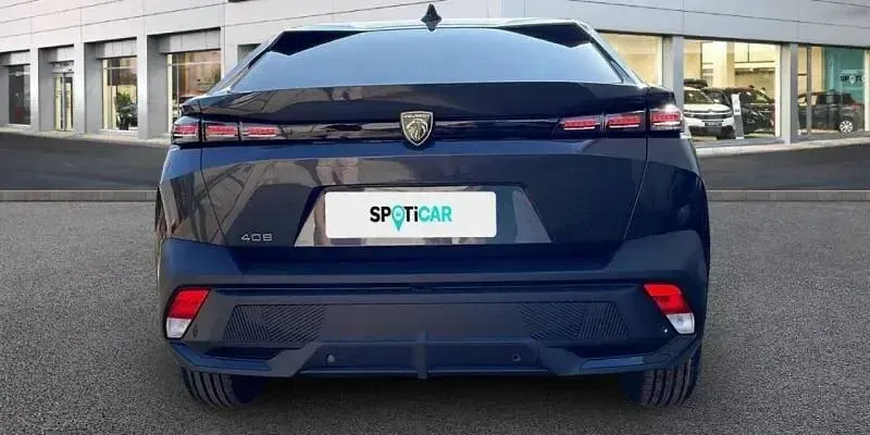 Usado Peugeot 408 Allure 136 CV (100 kW) 2025 Gris SUV