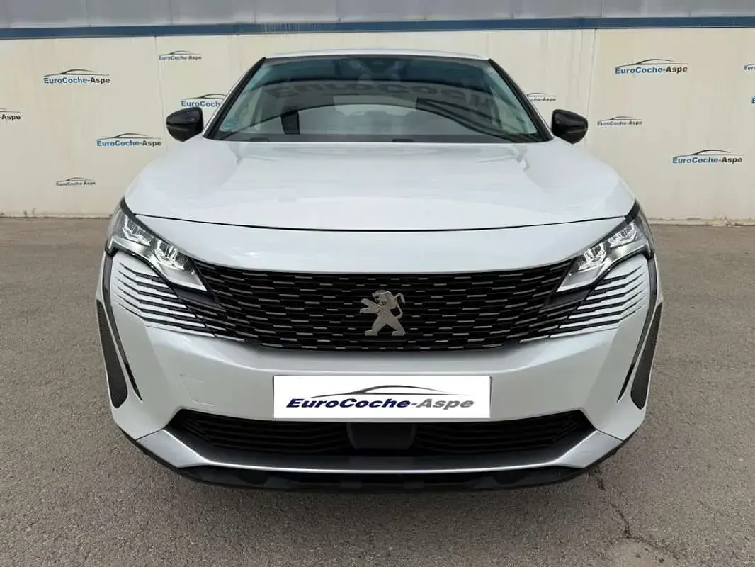 Usado Peugeot 3008 Allure 131 CV (96 kW) 2022 Blanco SUV