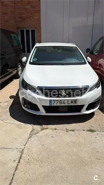 Usado Peugeot 308 Allure 130 CV (95 kW) 2021 Blanco Berlina